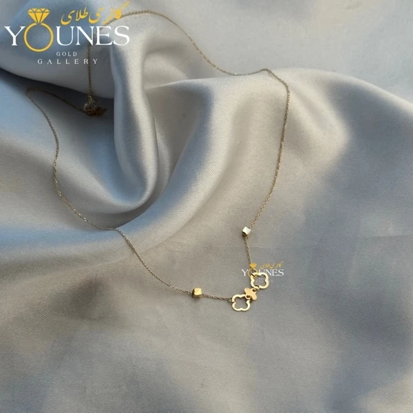 تصویر دوم گردنبند طلا ونکلیف و مکعب